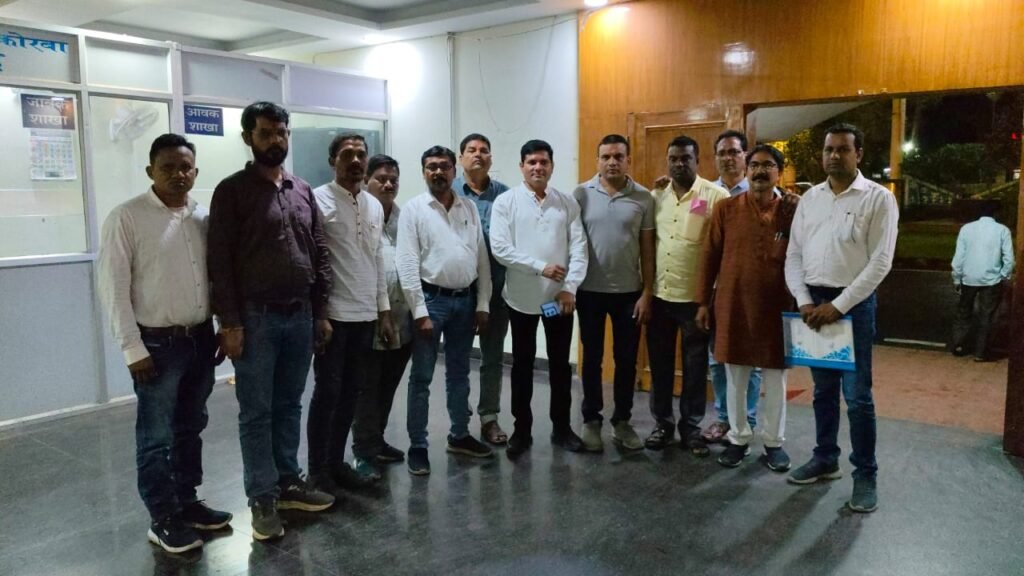 नगर निगम की अव्यवस्थाओं को लेकर पार्षदों सहित नेता प्रतिपक्ष कृपाराम साहू ने आयुक्त की भेंट-मुलाकात, सभापति भी साथ रहे