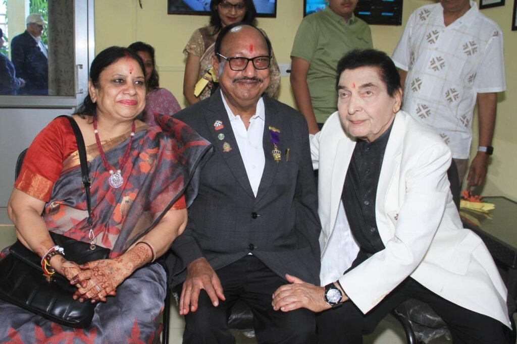 मशहूर फिल्म हास्य अभिनेता असरानी जी को एनकेएम लायंस पब्लिक स्कूल ने दी श्रद्धांजलि