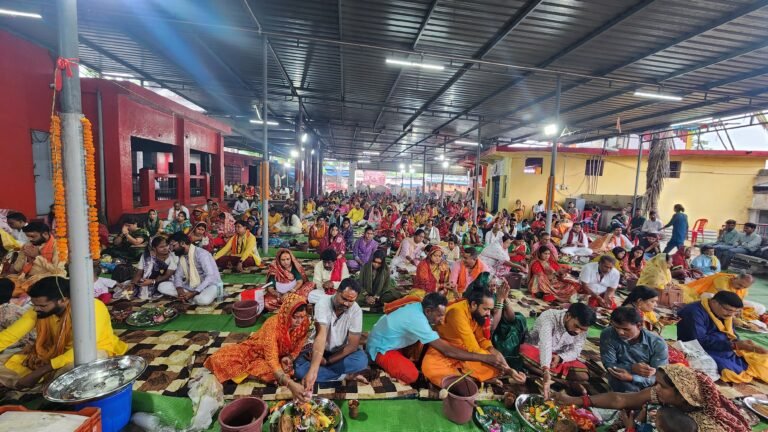 कोरबा में भक्तिभाव से संपन्न हुआ 121 पार्थिव शिवलिंगों का सामूहिक महारुद्राभिषेक