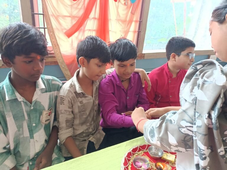 ड्रीम इंडिया स्कूल में धूमधाम से मनाया गया रक्षाबंधन पर्व